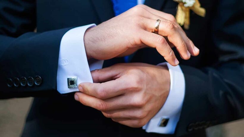 Tips To Buy The Most Suitable Engagement Ring For Your Man