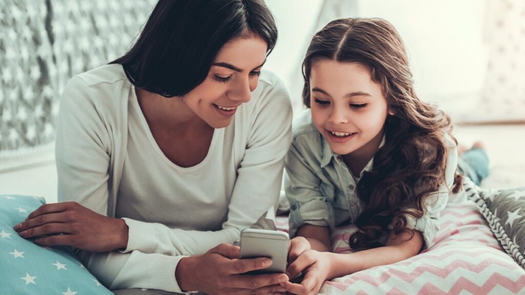 7 Rules Parents Should Follow for Their Kids’ First Phone