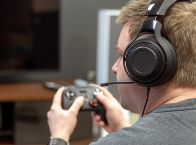 Should You Use Wired or Wireless Headphones for Gaming?
