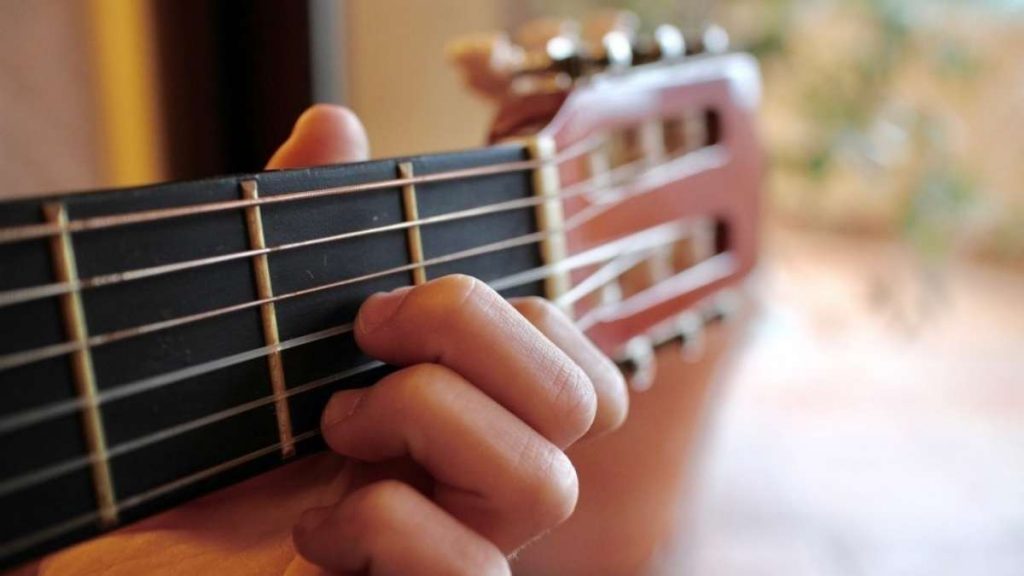 Essential Tips to Master Guitar Chords with Ease!