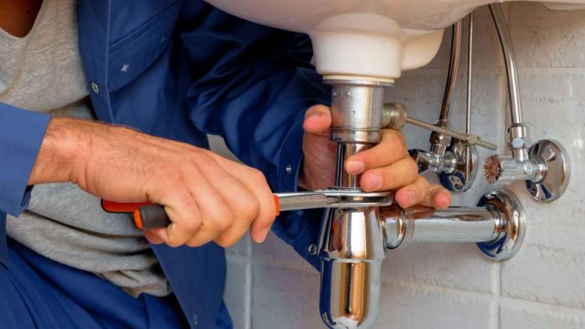 Signs That You Need A Professional Plumber