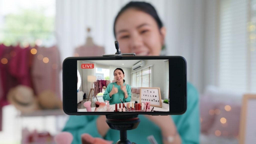 Why Brands Use Instagram Live Streams to Promote Themselves