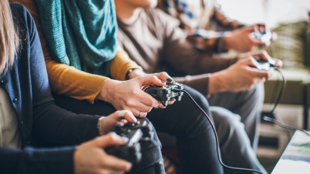 4 Ways to Prevent Gaming-Related Injuries