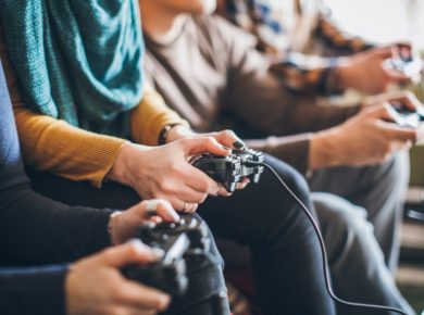 4 Ways to Prevent Gaming-Related Injuries