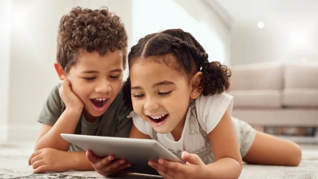 5 Ways to Use Tech to Nurture Your Social Life