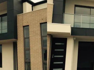 Image 1 of 3 Stellar Reasons to Add a Glass Balustrade to Your Outdoor Balcony